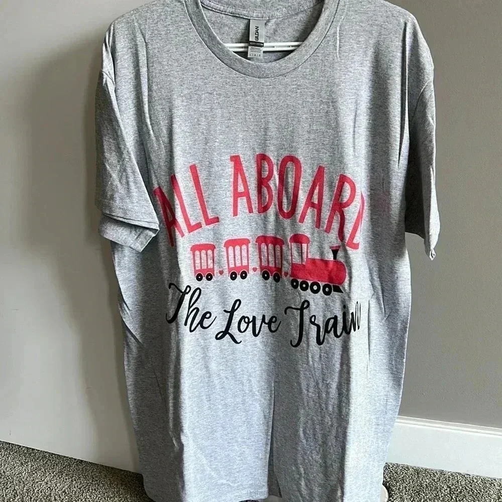 NWT  Tshirt​